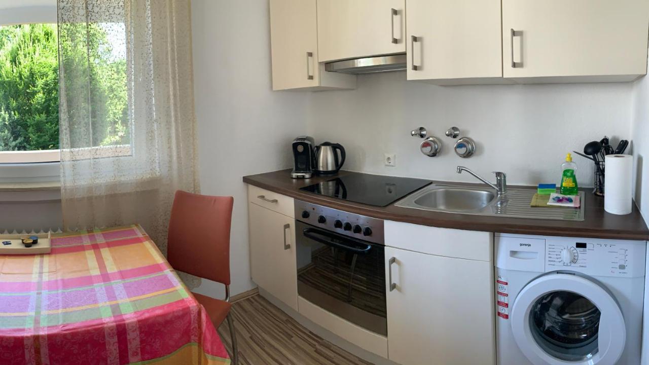 Grosse Und Helle Ferien Wohnung Mit Parkplatzen Лауфенбург Экстерьер фото